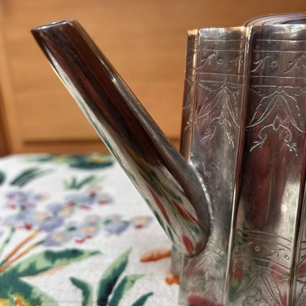 Unique VTG International Silver Co Silver Plate Fluted Etched Teapot Victorian